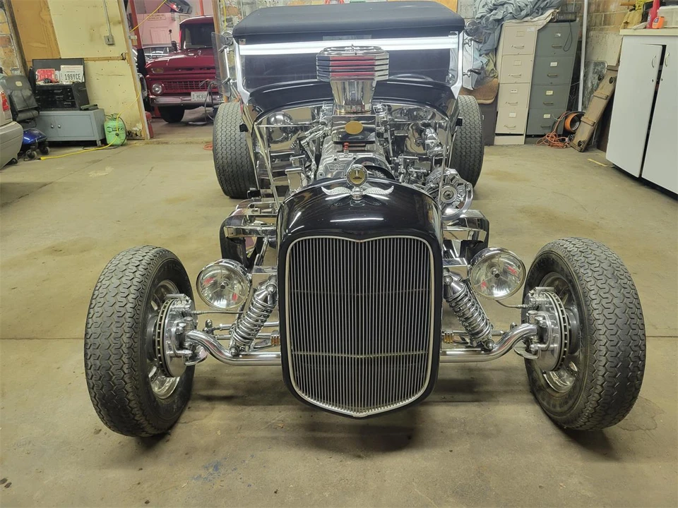 1932 Ford Model 18 & 40 - Image 16 of 23
