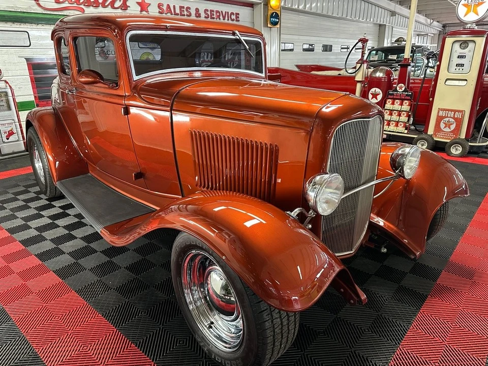 1932 Ford Model 18 & 40 - Image 2 of 12