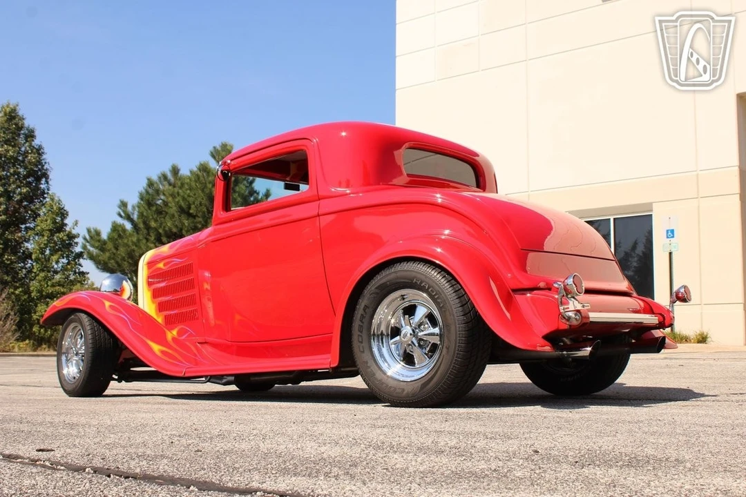 1932 Ford Model 18 & 40 - Image 10 of 12