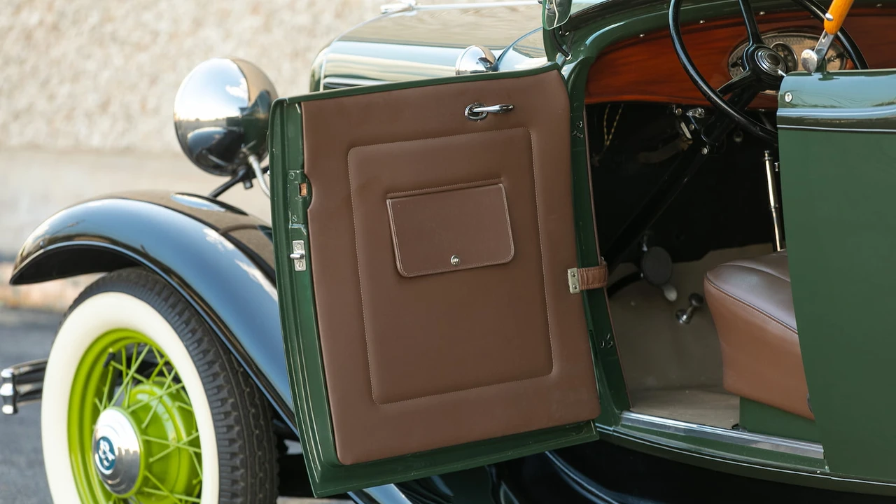 1932 Ford Model 18 & 40 - Image 16 of 19