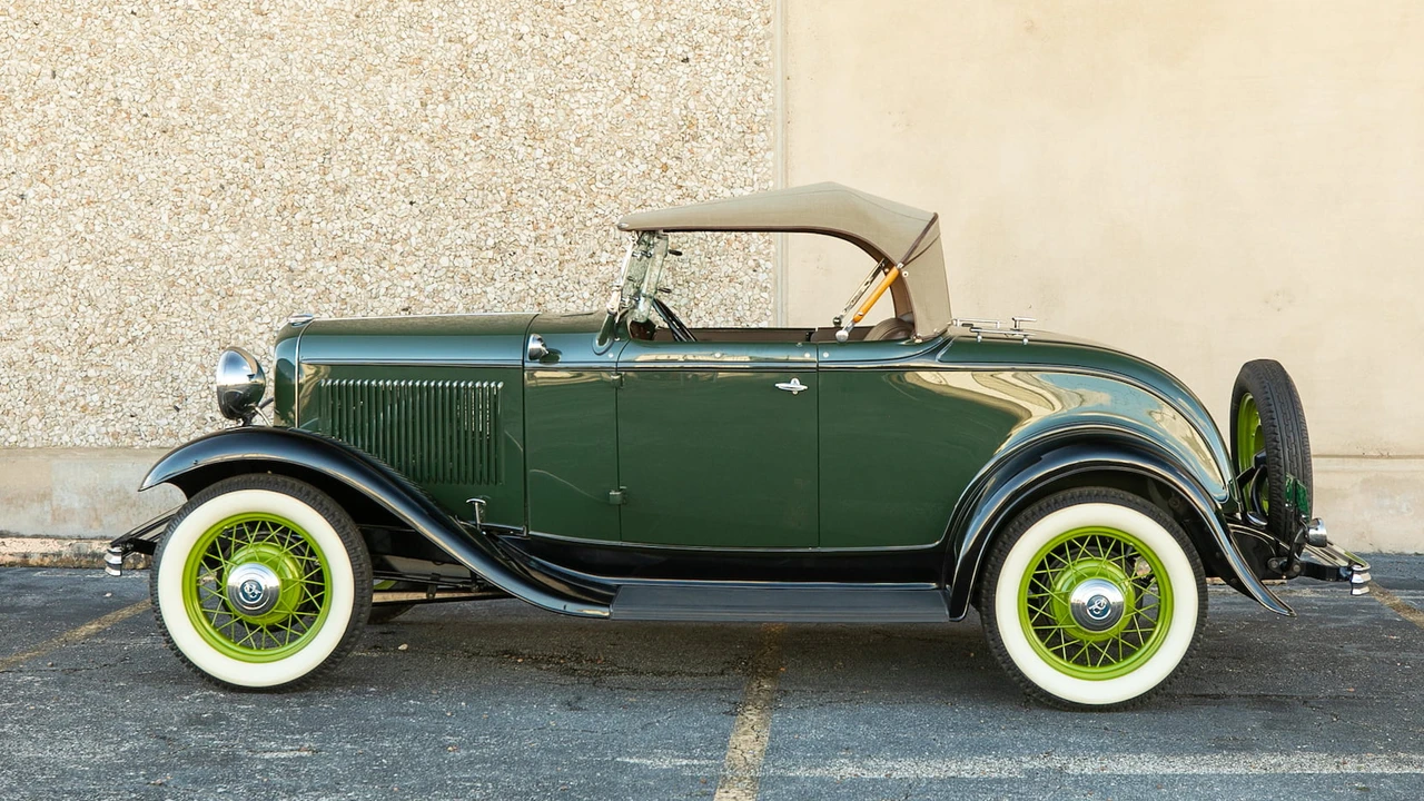 1932 Ford Model 18 & 40 - Image 2 of 19