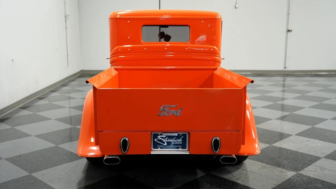 1932 Ford Model A Pickup & Model AA - Image 10 of 12