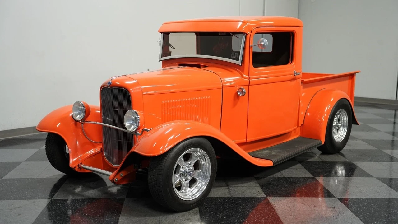 1932 Ford Model A Pickup & Model AA - Image 6 of 12