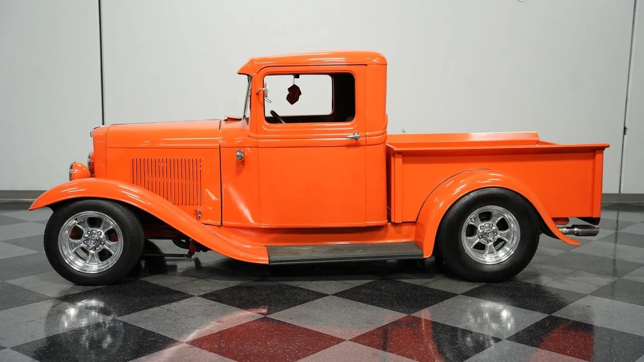 1932 Ford Model A Pickup & Model AA - Image 3 of 12