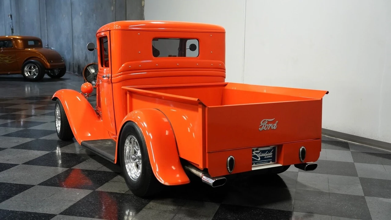 1932 Ford Model A Pickup & Model AA - Image 9 of 12