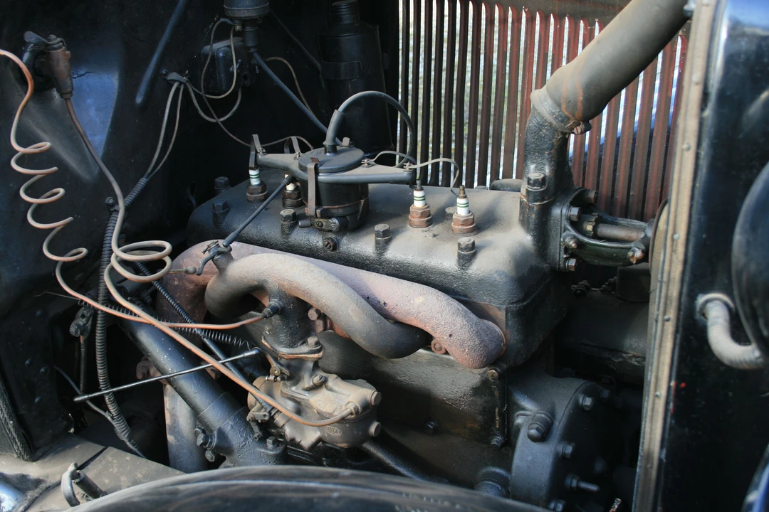 1932 Ford Model A Pickup & Model AA - Image 2 of 3