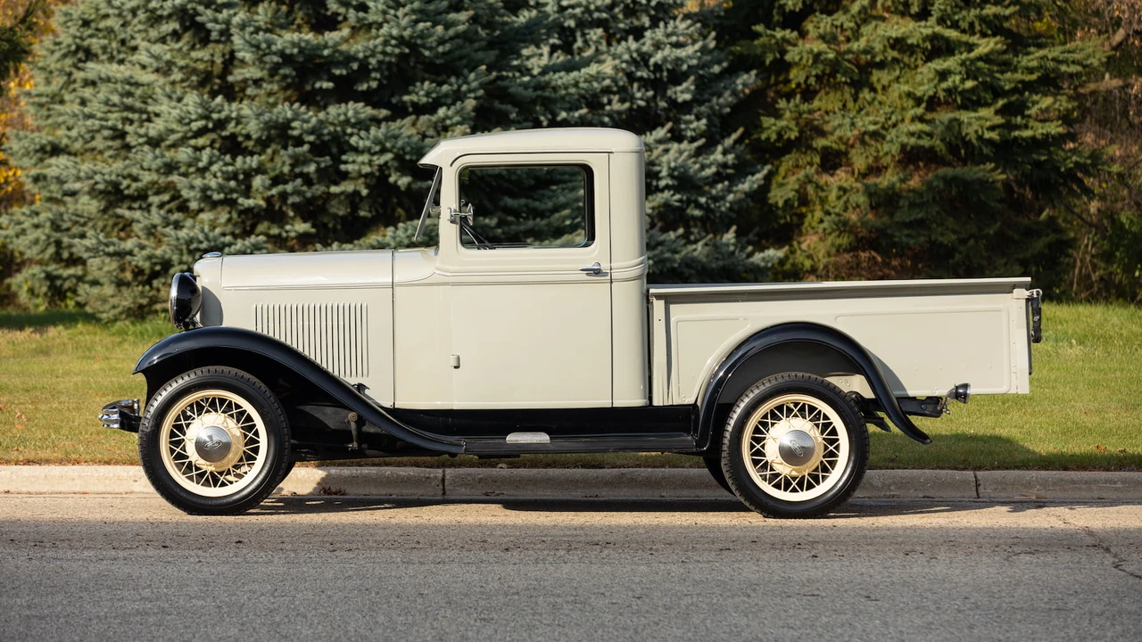 1932 Ford Model B - Image 2 of 18