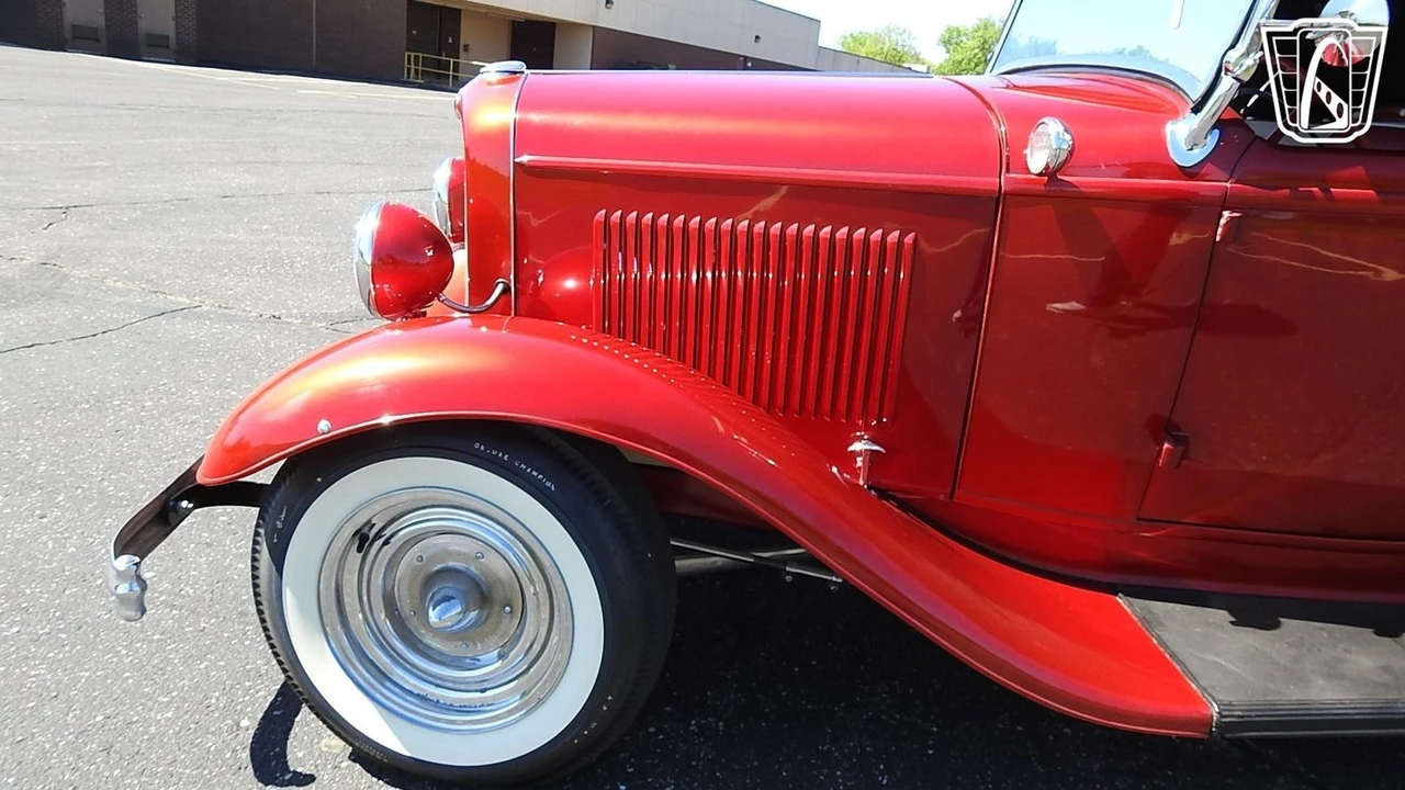 1932 Ford Model 18 & 40 - Image 10 of 12