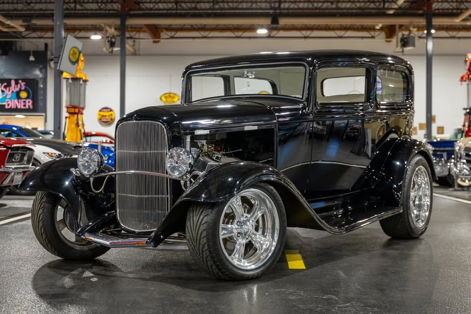 Ford Model 18 & 40 - Image 2 of 17