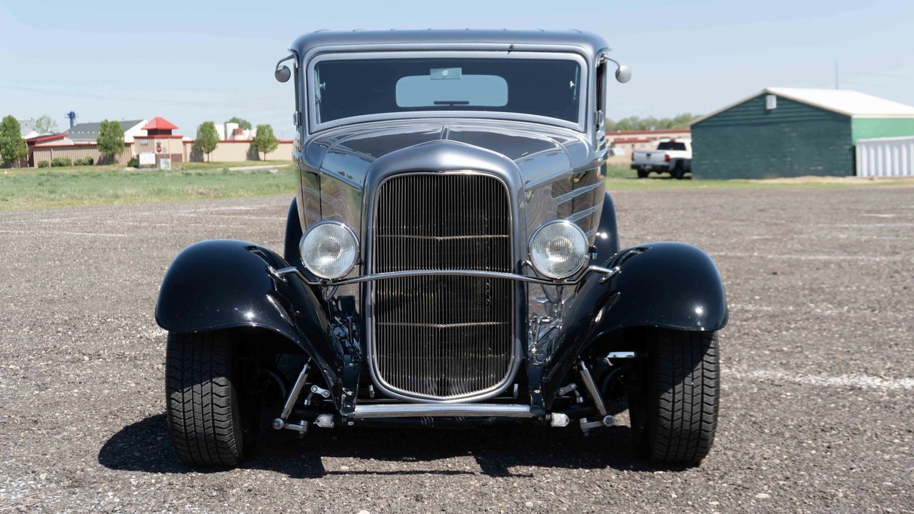 1932 Ford Model 18 & 40 - Image 2 of 31