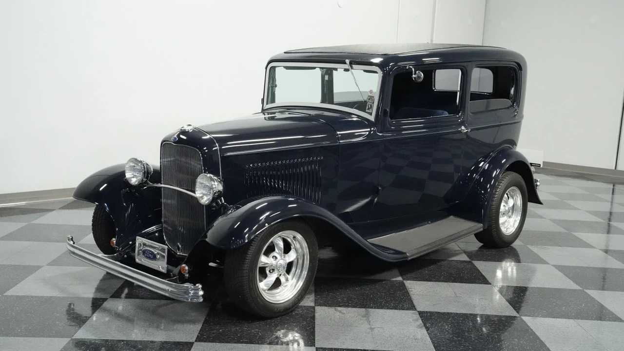 1932 Ford Model 18 & 40 - Image 6 of 12