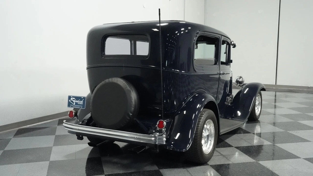 1932 Ford Model 18 & 40 - Image 10 of 12
