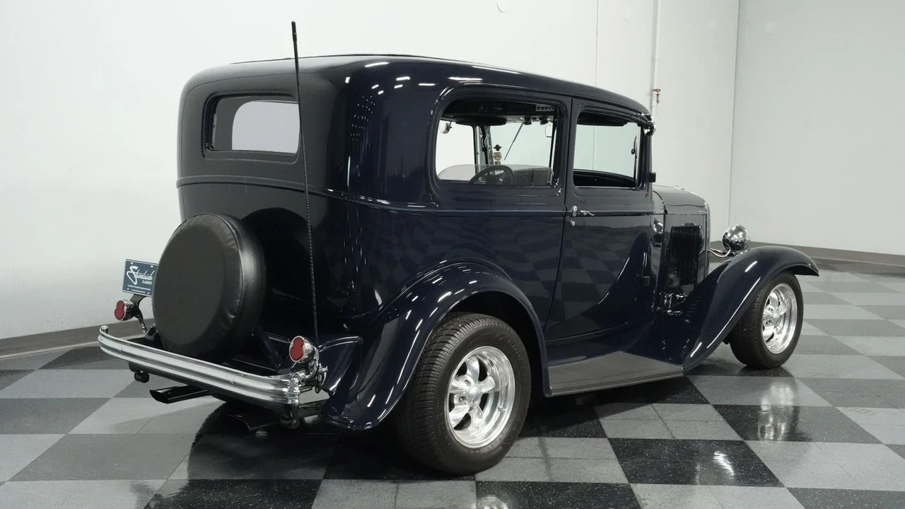1932 Ford Model 18 & 40 - Image 11 of 12