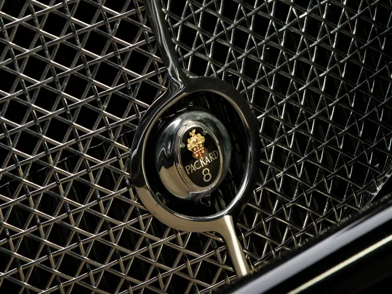 1932 Packard Eight - Image 8 of 24