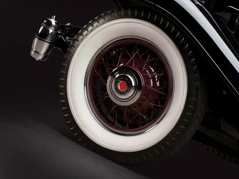 1932 Packard Eight - Image 10 of 24