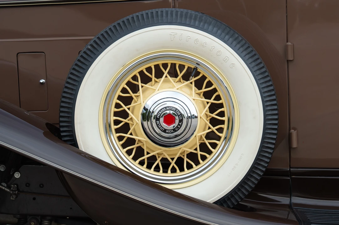 1932 Packard Eight - Image 9 of 13
