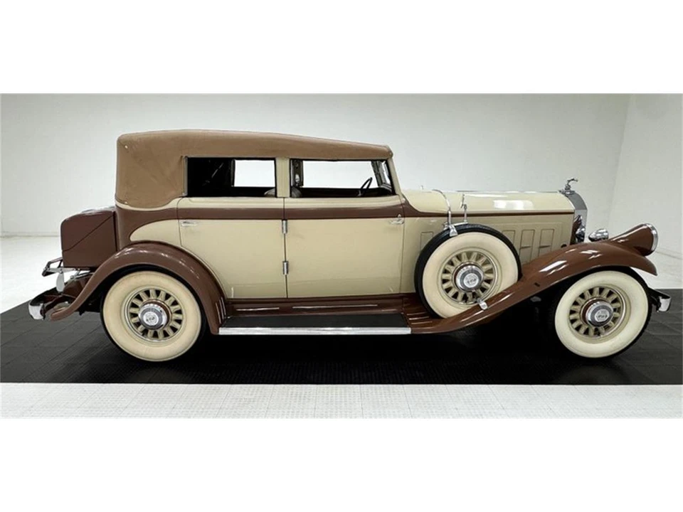1932 Pierce-Arrow - Image 9 of 31
