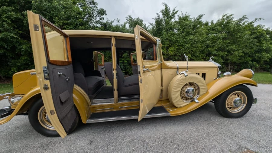 1932 Pierce-Arrow - Image 7 of 18