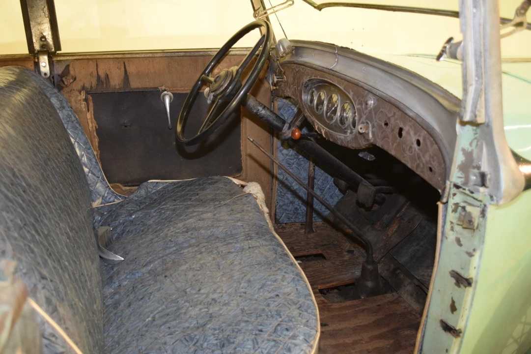 1932 Studebaker - Image 7 of 31