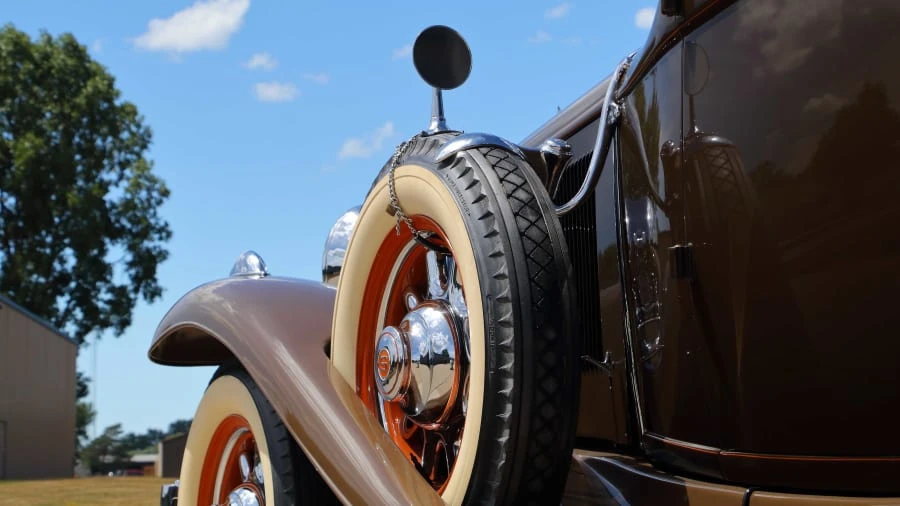 1932 Studebaker President - Image 11 of 12