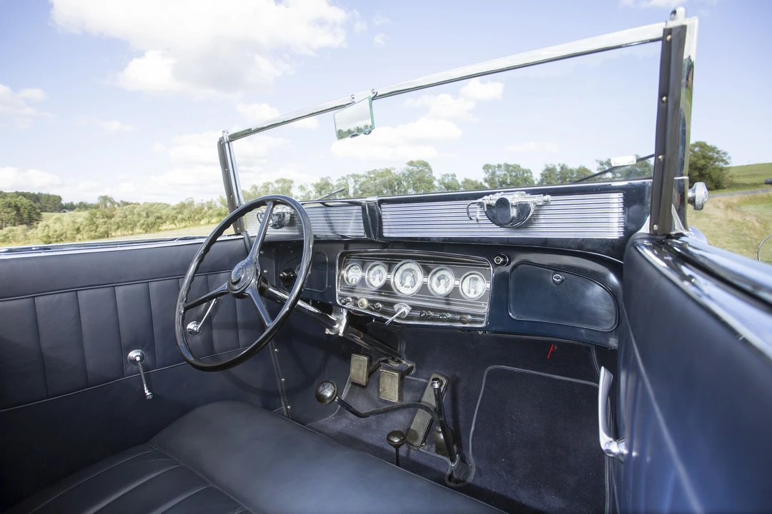 1933 Auburn Twelve - Image 16 of 28