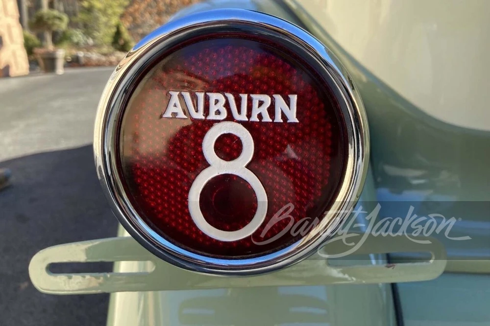 1933 Auburn Eight - Image 11 of 14
