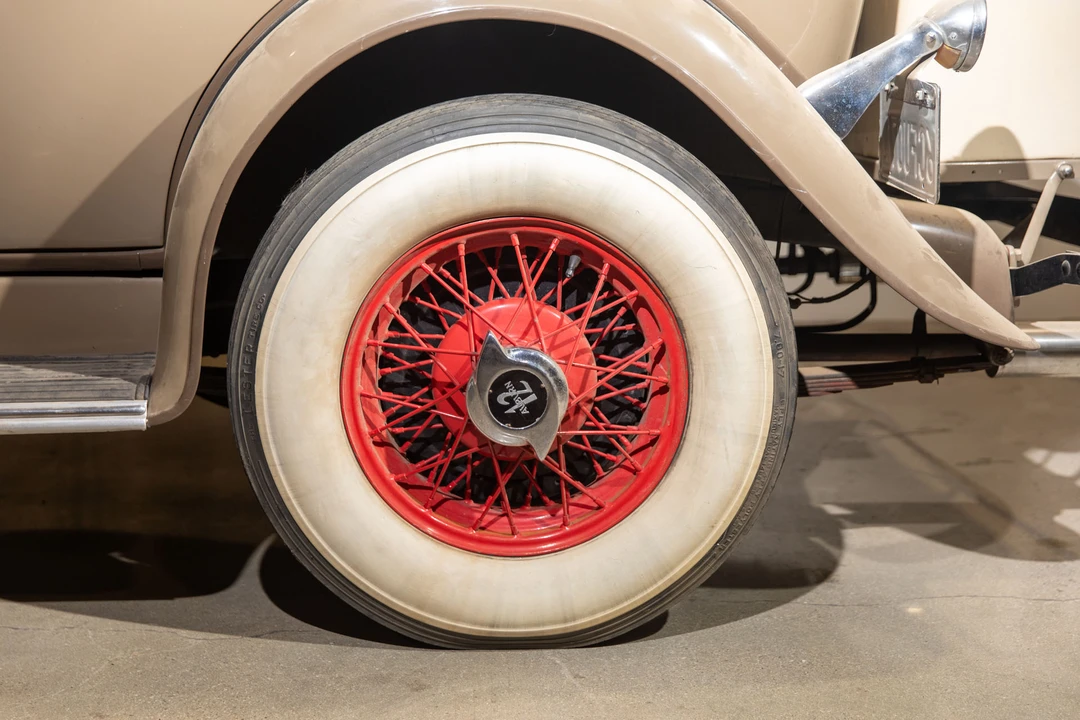 1933 Auburn Twelve - Image 10 of 31