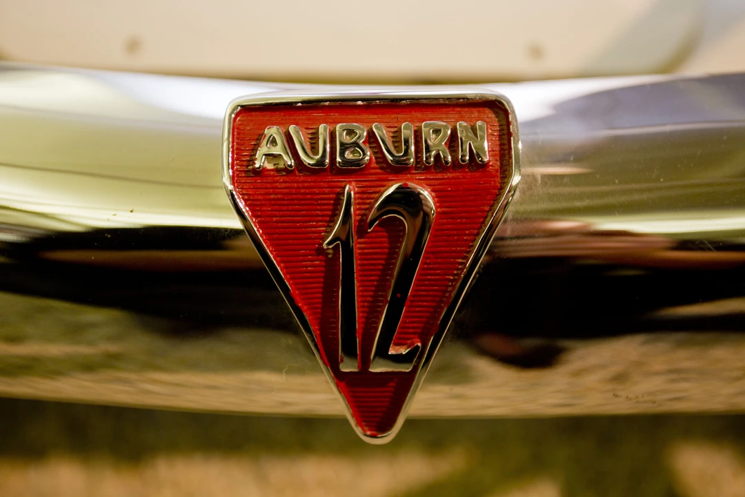1933 Auburn Twelve - Image 13 of 24