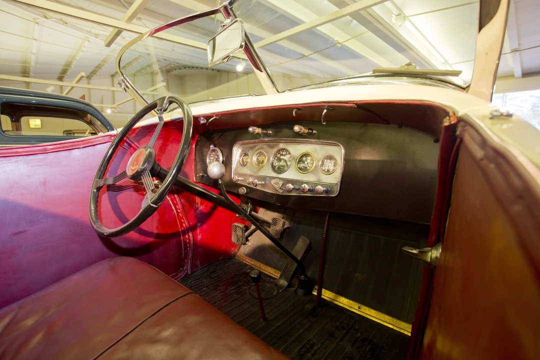 1933 Auburn Twelve - Image 22 of 24