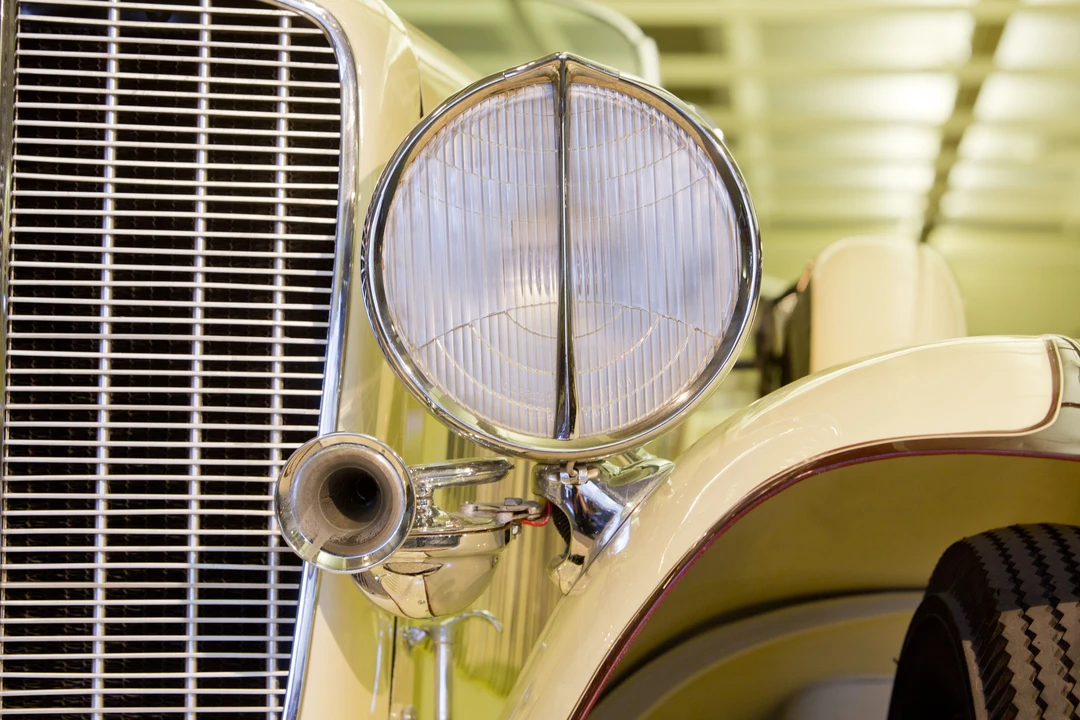 1933 Auburn Twelve - Image 3 of 24