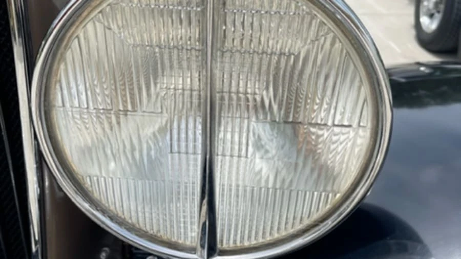 1933 Auburn Eight - Image 11 of 18