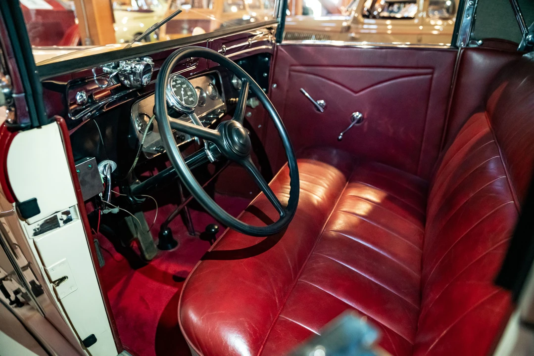 1933 Auburn Eight - Image 14 of 31