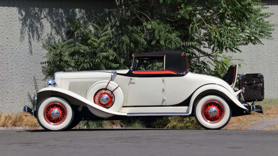 1933 Auburn Eight - Image 2 of 29