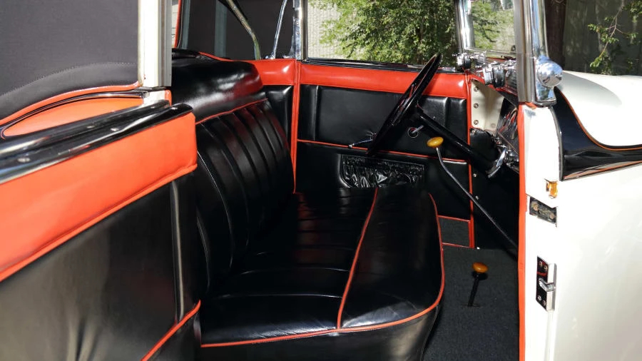 1933 Auburn Eight - Image 5 of 29