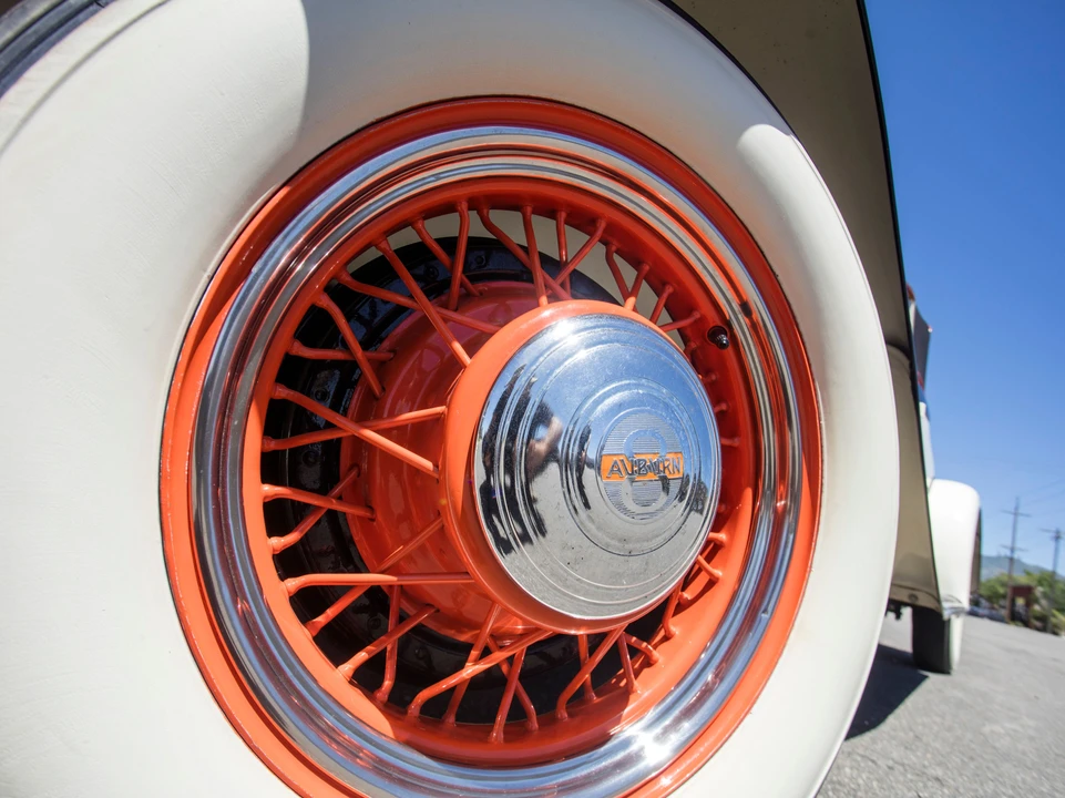 1933 Auburn Eight - Image 2 of 20