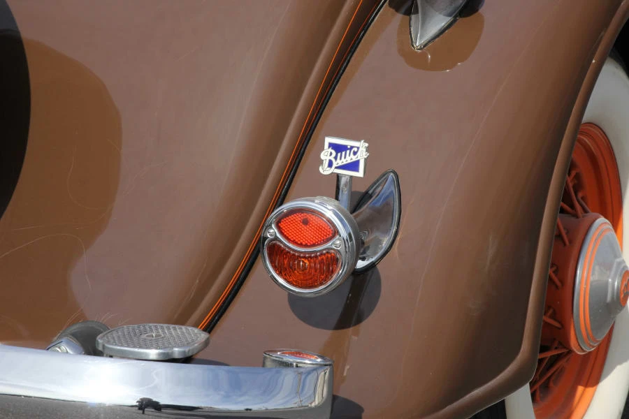 1933 Buick Super - Image 11 of 12