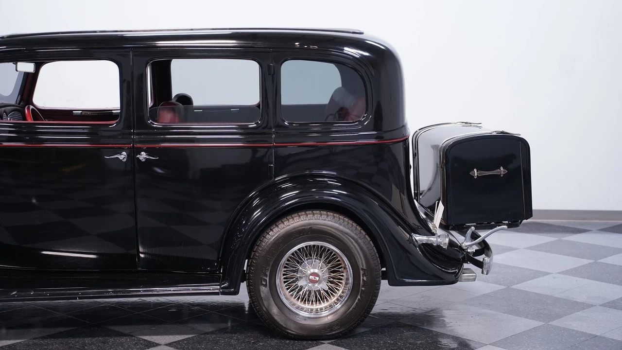 1933 Buick Super - Image 7 of 12