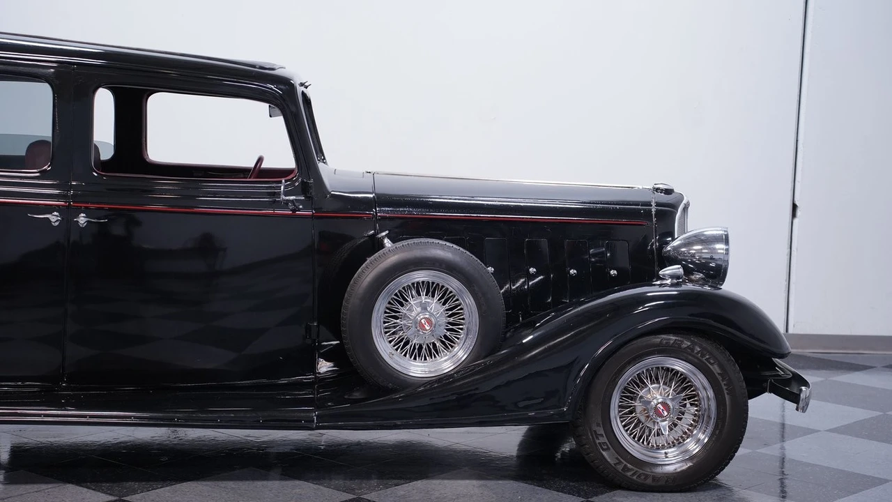 1933 Buick Super - Image 8 of 12
