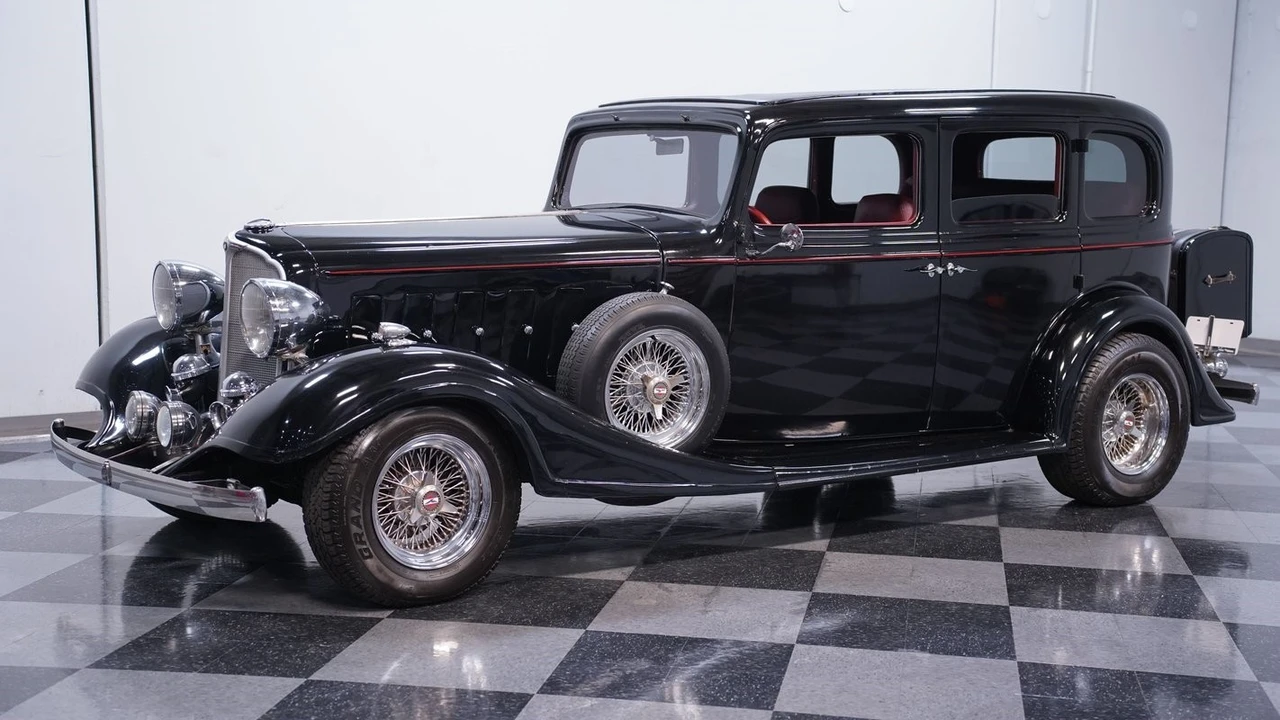 1933 Buick Super - Image 8 of 12