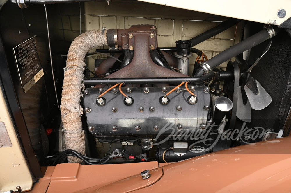 1933 Cadillac V-12 - Image 2 of 31