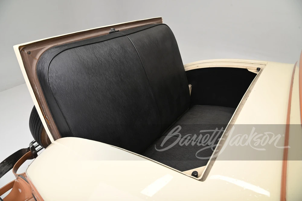 1933 Cadillac V-12 - Image 16 of 31