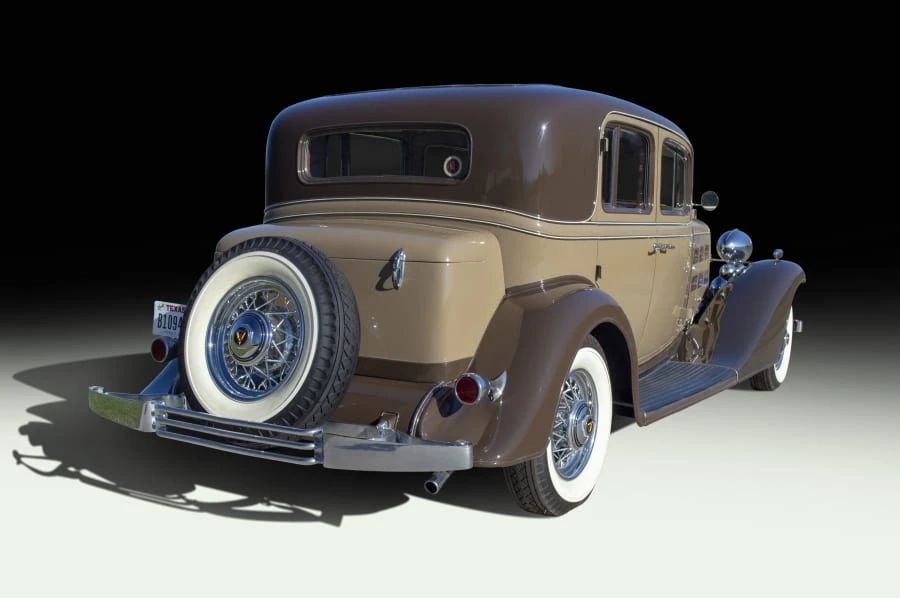 1933 Cadillac V-12 - Image 2 of 12