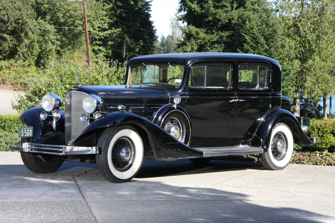 1933 Cadillac V-12 - Image 9 of 19