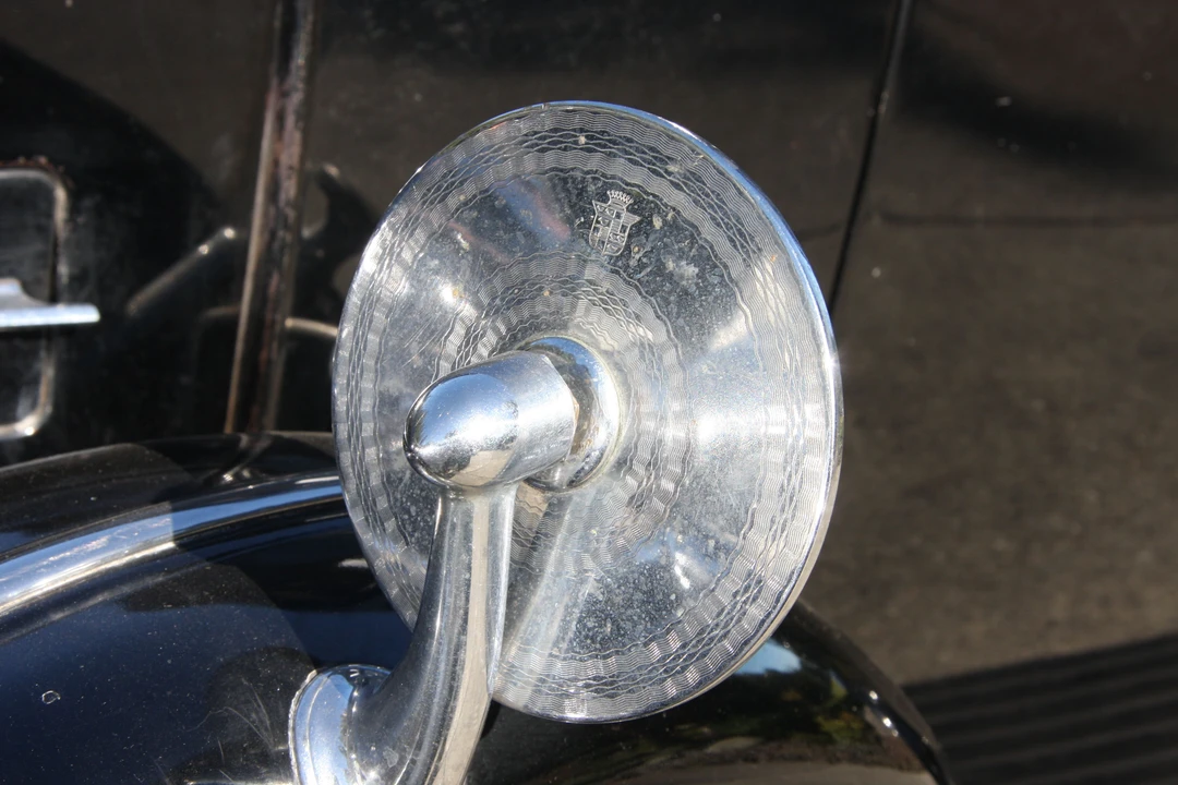 1933 Cadillac V-12 - Image 3 of 19