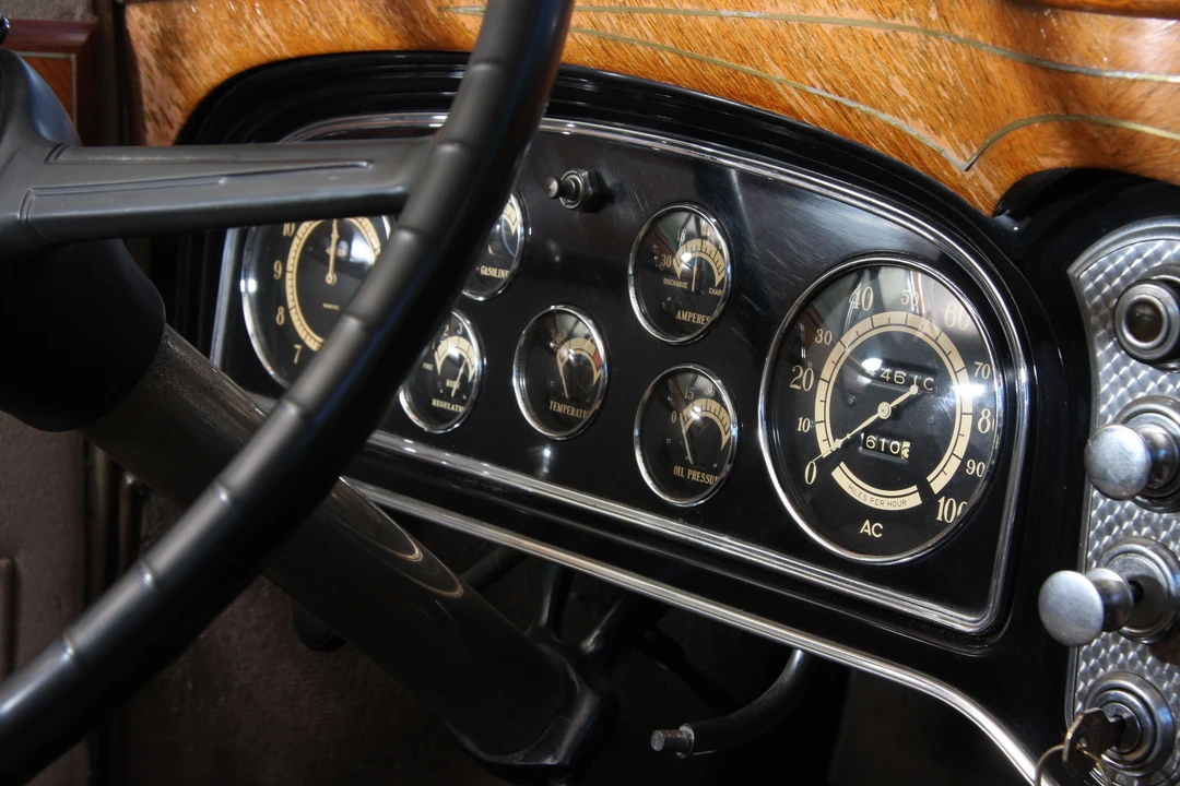 1933 Cadillac V-12 - Image 16 of 19