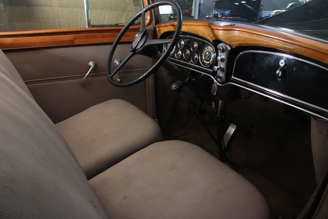 1933 Cadillac V-12 - Image 17 of 19