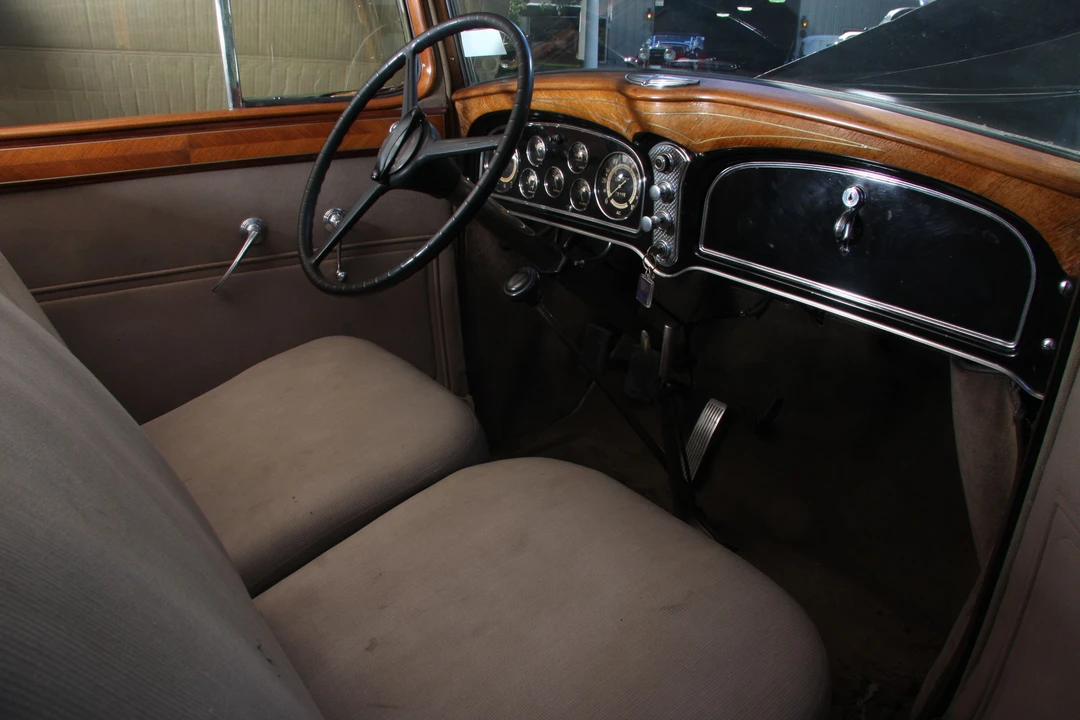 1933 Cadillac V-12 - Image 18 of 19