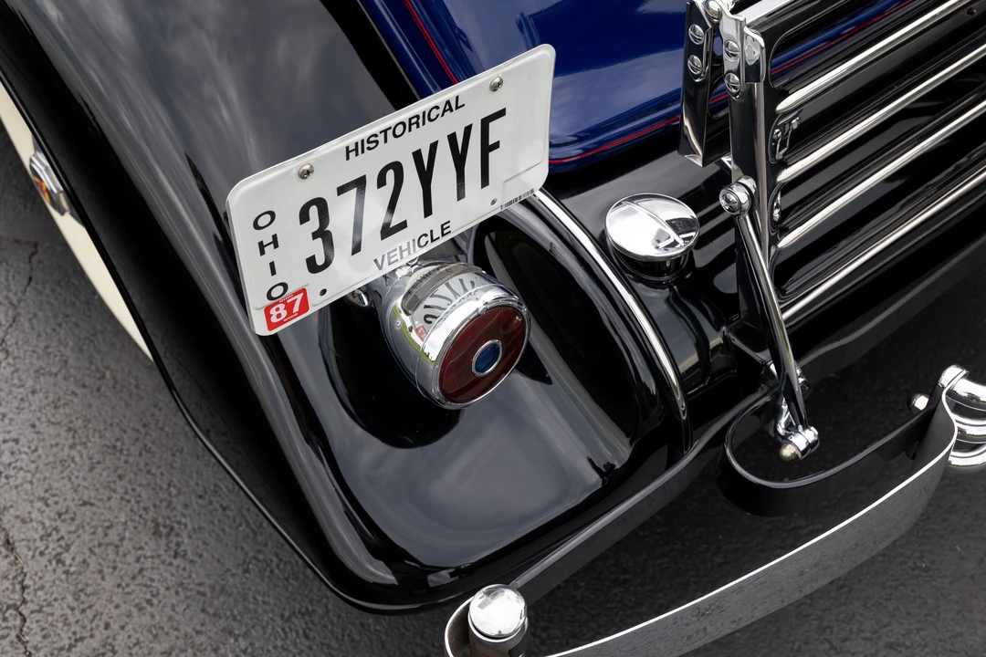 1933 Cadillac V-12 - Image 25 of 31