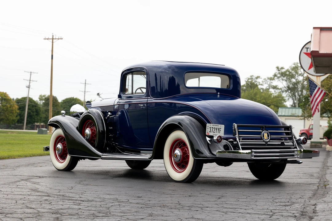 1933 Cadillac V-12 - Image 10 of 31