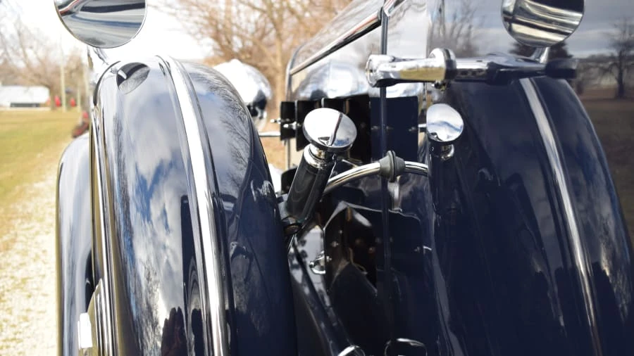 1933 Cadillac V-12 - Image 15 of 31